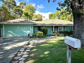 Building Photo - Charming 3 Bed / 1 Bath / 1,364 Sqft House in Pleasant Hill - Available February 17th!