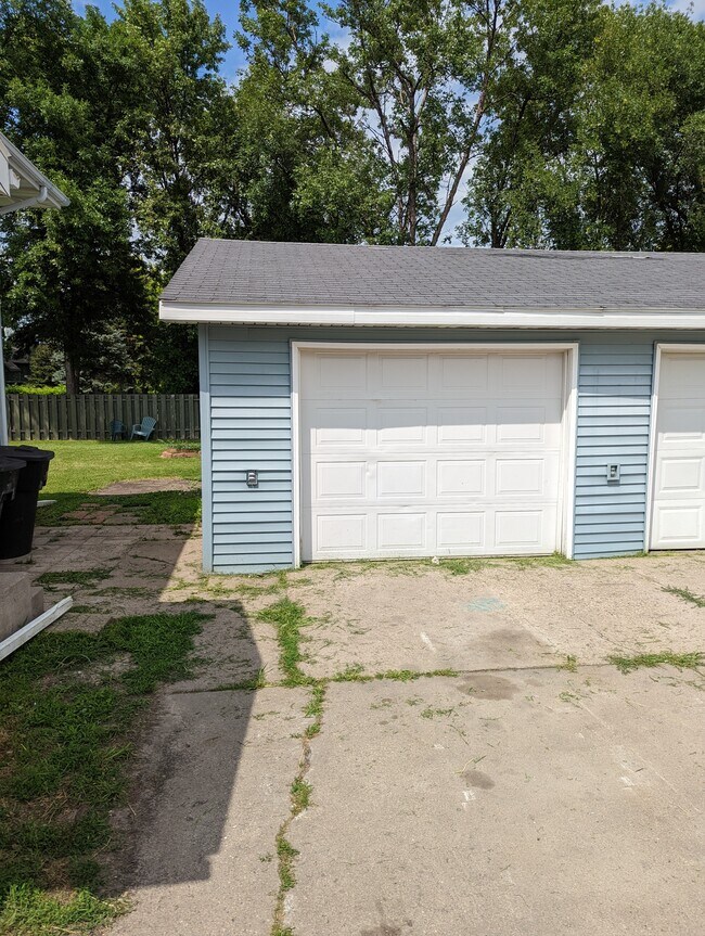 Primary Photo - 708 Great Plains Ct