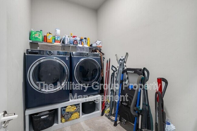 Building Photo - 6901 SW Lugano Ct