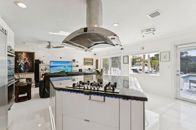 Building Photo - 911 NW 7th St