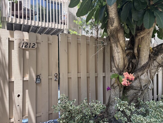 Building Photo - 600 Executive Center Dr