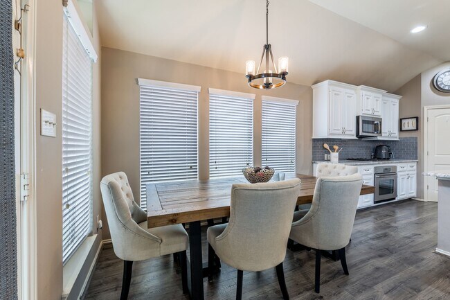 Building Photo - 10923 Starling Creek Dr