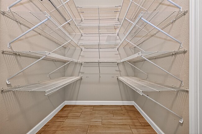 Building Photo - 2111 Castle Gardens Ln