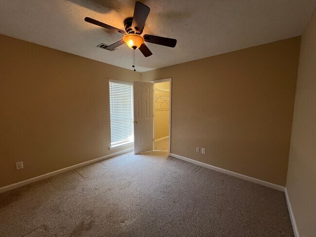 Building Photo - 1706 Meadow Oak Ct
