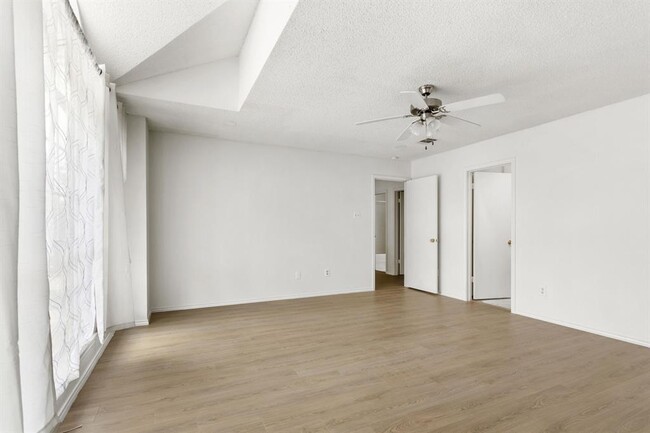 Building Photo - 1702 Spiderlily View