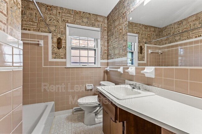 Building Photo - 2125 Talisman Rd