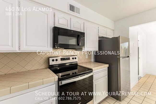 Building Photo - 460 N Los Alamos