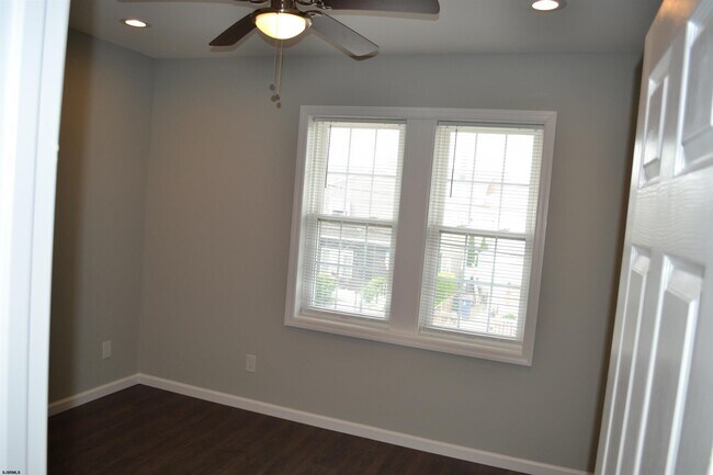 Building Photo - 103 N Harvard Ave
