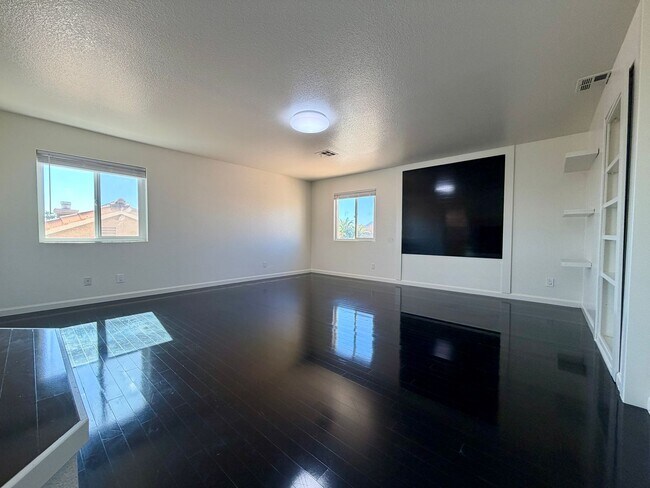 Building Photo - Spacious Henderson Home with Private Pool, 3 Fireplaces, & Modern Upgrades
