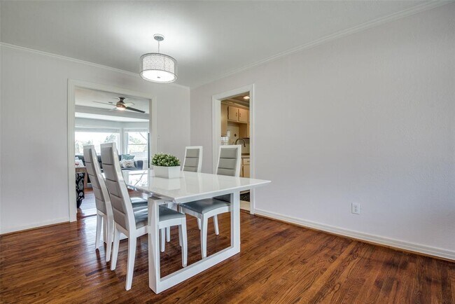Building Photo - 4630 Kelton Dr