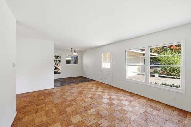 Building Photo - 429 Pope St