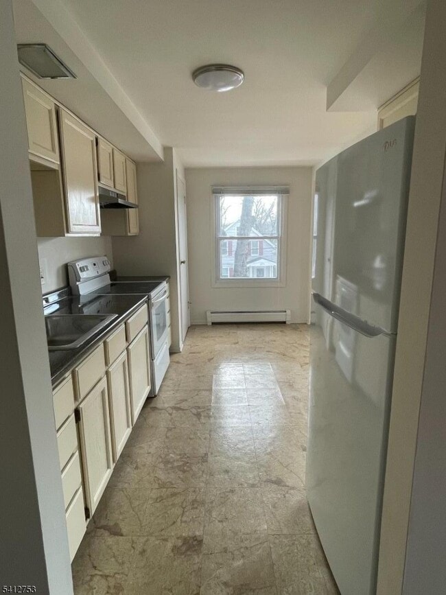 Building Photo - 278 Morris St