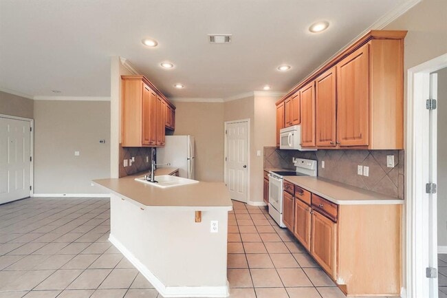 Building Photo - 21501 Boggy Ford Rd