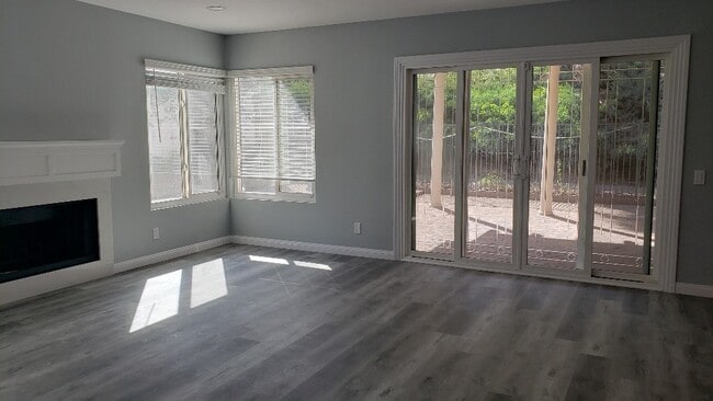 Building Photo - 15692 Live Oak Rd