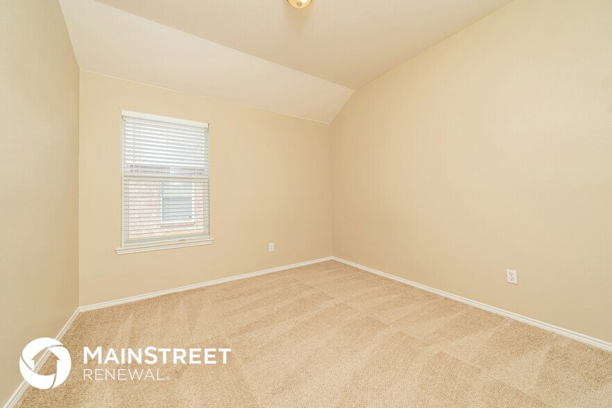 Building Photo - 623 Soledad St