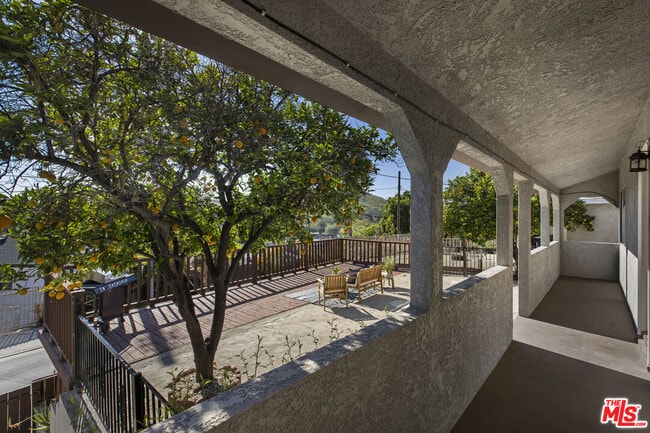 Building Photo - 2723 Ballard St