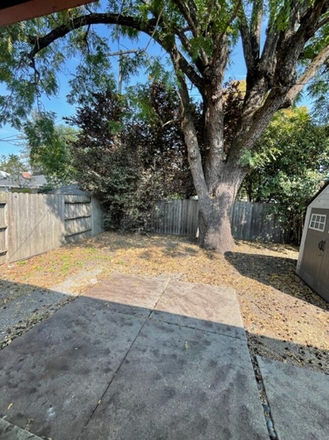 Building Photo - Updated Granny Unit-Prime Montgomery Villa...