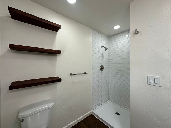 Building Photo - Newly remodeled 1BD/BA apartment home for rent in South Park!