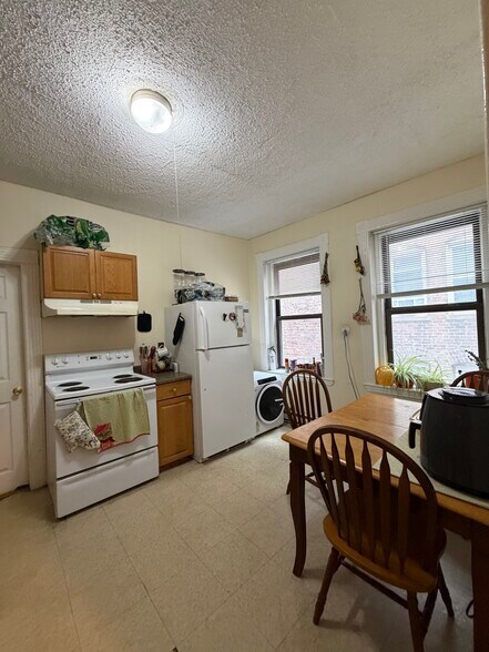 Building Photo - 887 Huntington Ave