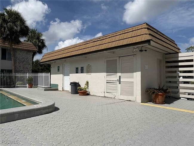 Building Photo - 1830 Maravilla Ave
