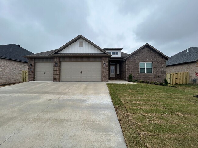 Primary Photo - Beautiful Modern Home in Pea Ridge!