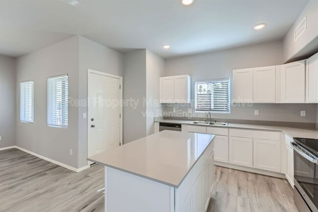 Building Photo - 7010 N 80th Ave