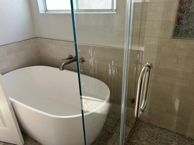 Primary Bathroom - 1713 Goodman Ave