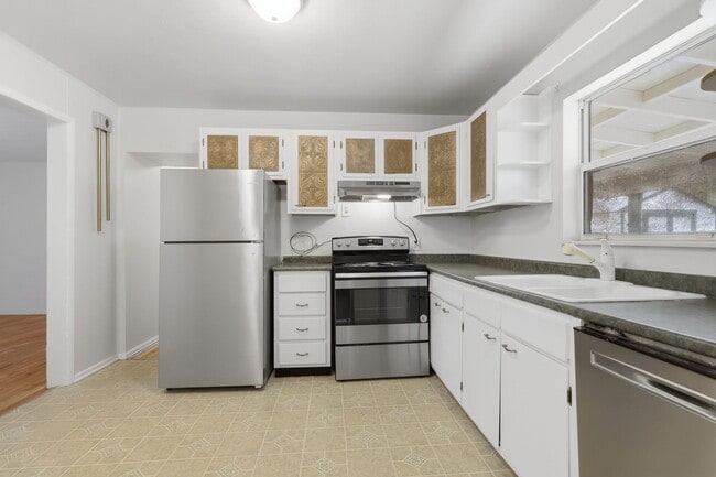 Building Photo - 3 Bed 1 bath Home in Downtown Castle Rock!