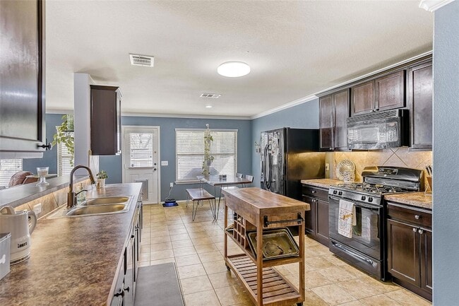 Building Photo - 7233 Crestone Rd