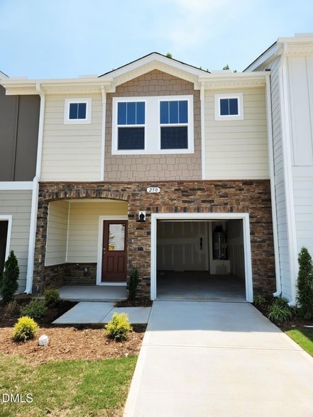 Building Photo - 250 Brook Farm Ln