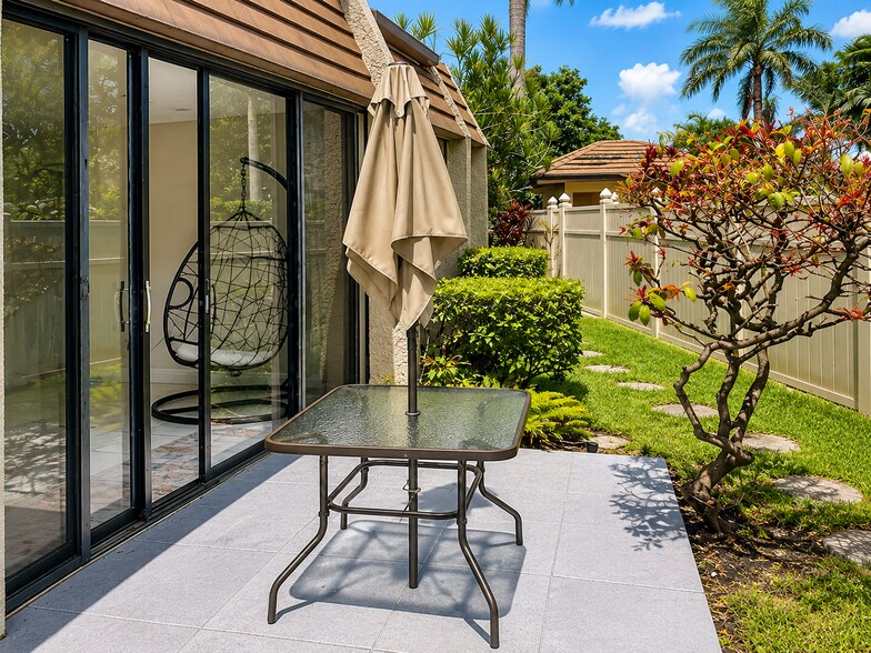 Building Photo - 4501 Fountains Dr