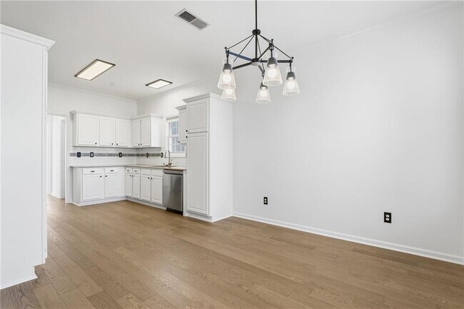 Building Photo - 205 Towne Ridge Dr