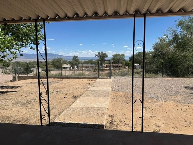 Building Photo - Beautiful 2 bed 1 bath in Rio Rancho