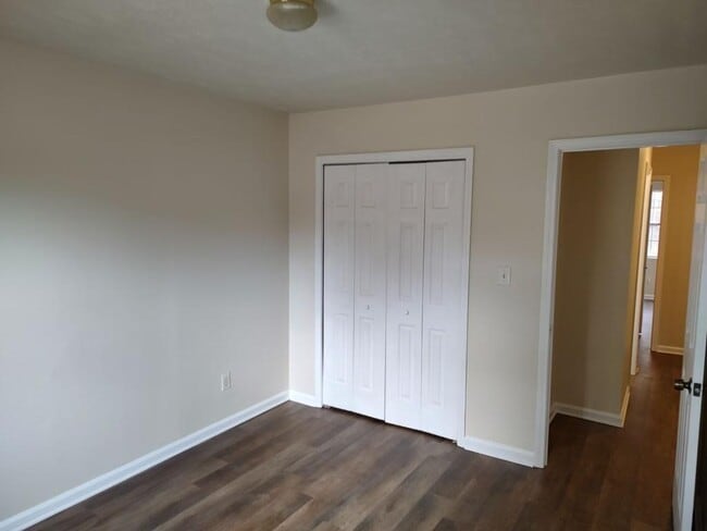 Building Photo - 4957 N Redan Cir