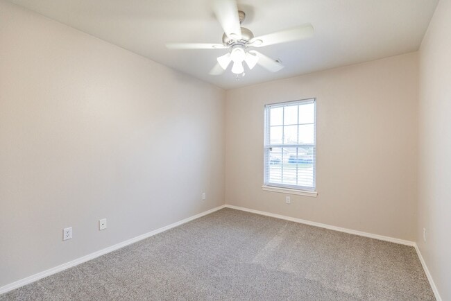 Building Photo - ***6206 SW Meadow Well Avenue***