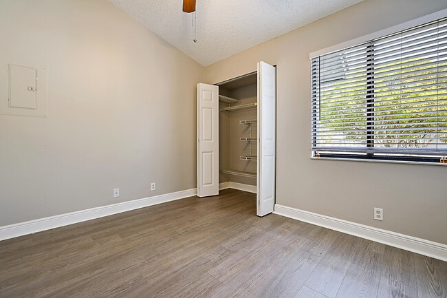 Building Photo - 605 Harbour Pointe Way