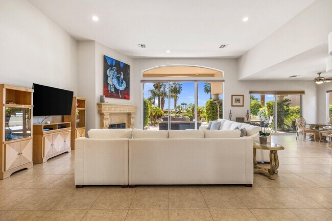 Building Photo - 48474 Vista Palomino
