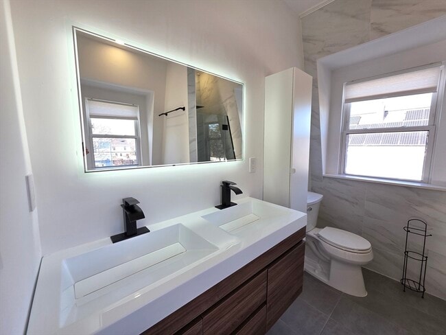 Building Photo - 84 Dudley St