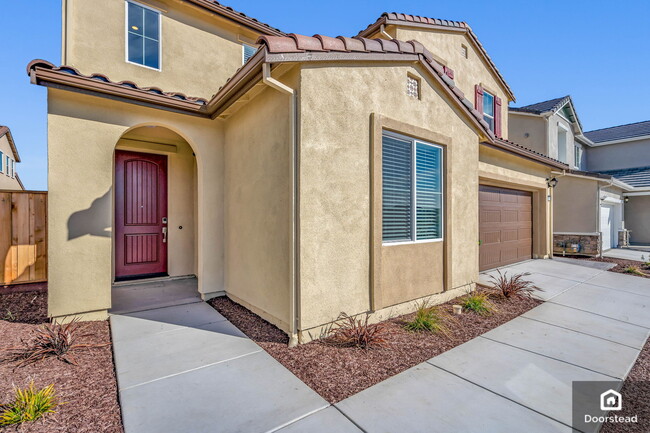 Building Photo - 5587 Saddle Rock Ln