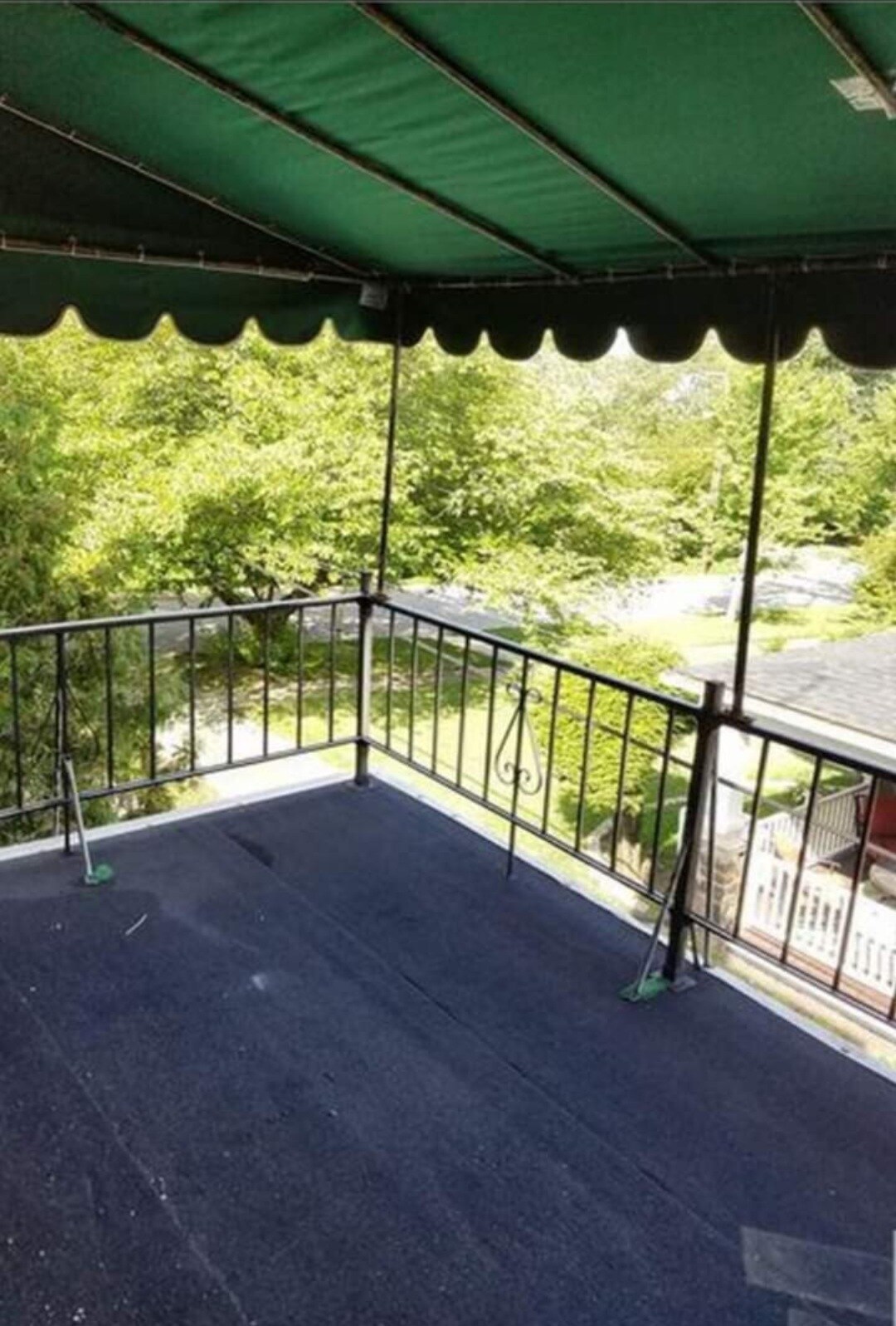 Side patio - 3213 Dorchester Rd