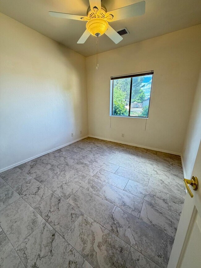 Building Photo - 4613 Bay Cir