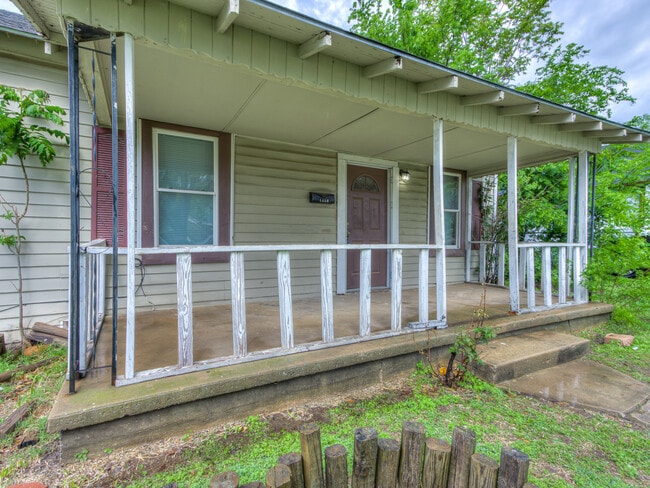 Building Photo - 1320 S Jensen Ave