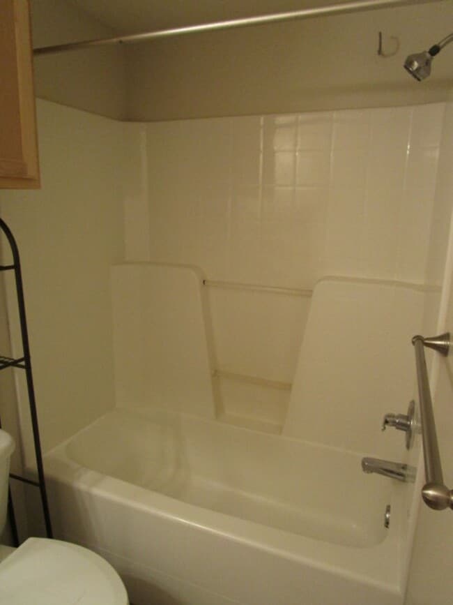 Building Photo - 1925 Wildflower Way