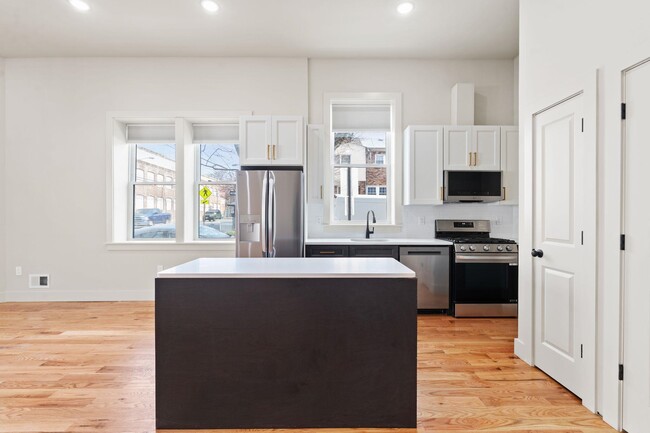 Building Photo - 150 West Side Ave