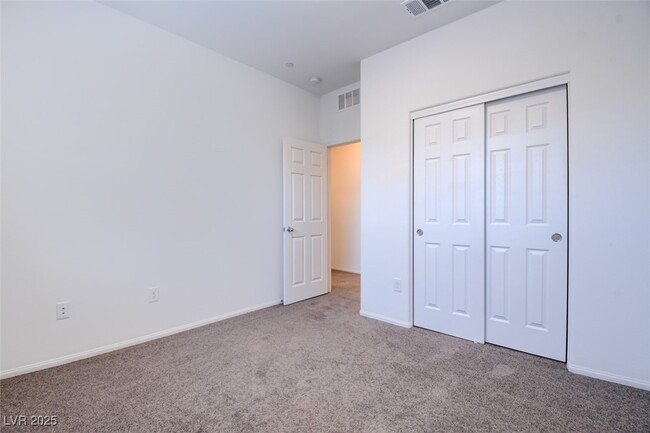 Building Photo - 664 Anemone Ln