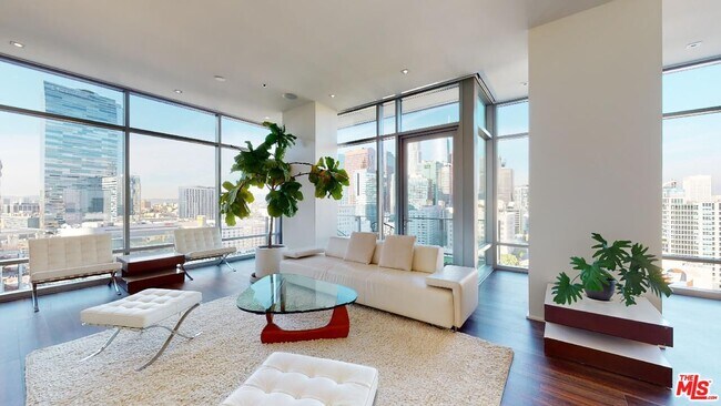 Building Photo - 1100 S Hope St