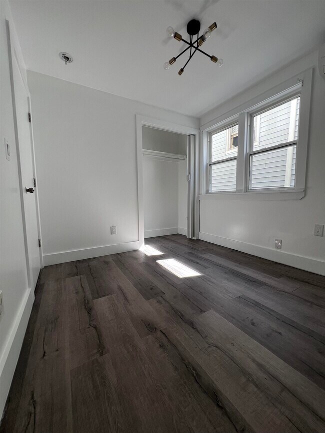 Building Photo - 28 E 47th St