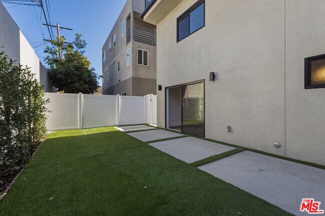 Building Photo - 14165 Erwin St