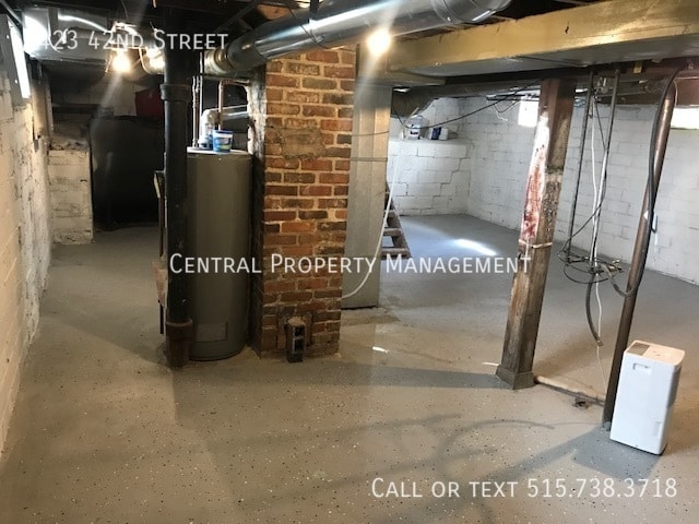 Building Photo - 1423 42nd St