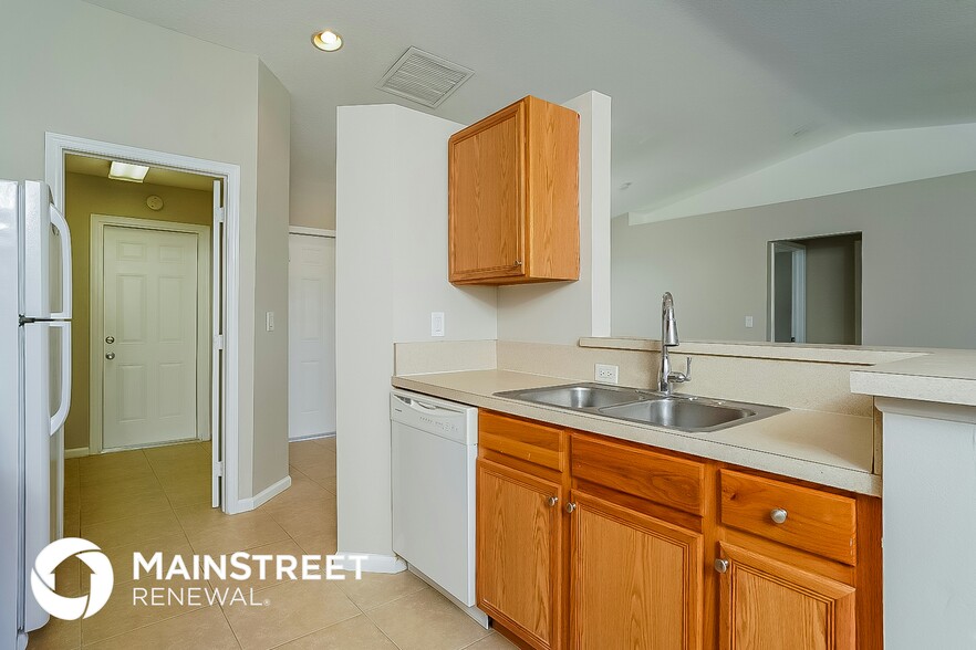 Building Photo - 1273 SW Curtis St